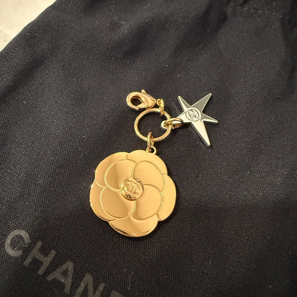 CHANEL Winter Constellation Gold camelia & star bag charm logo Gift Bag new